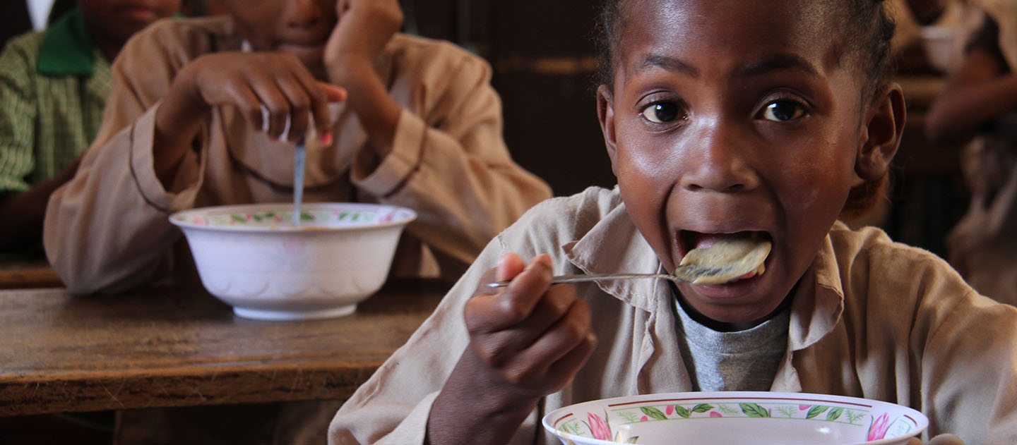 Beans to the rescue in the fight against child malnutrition and school absenteeism in Madagascar